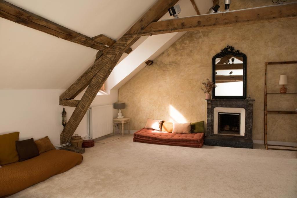 Maison D'Hotes La Doucelle Culture Et Bien-Etre Lignieres-Orgeres 外观 照片