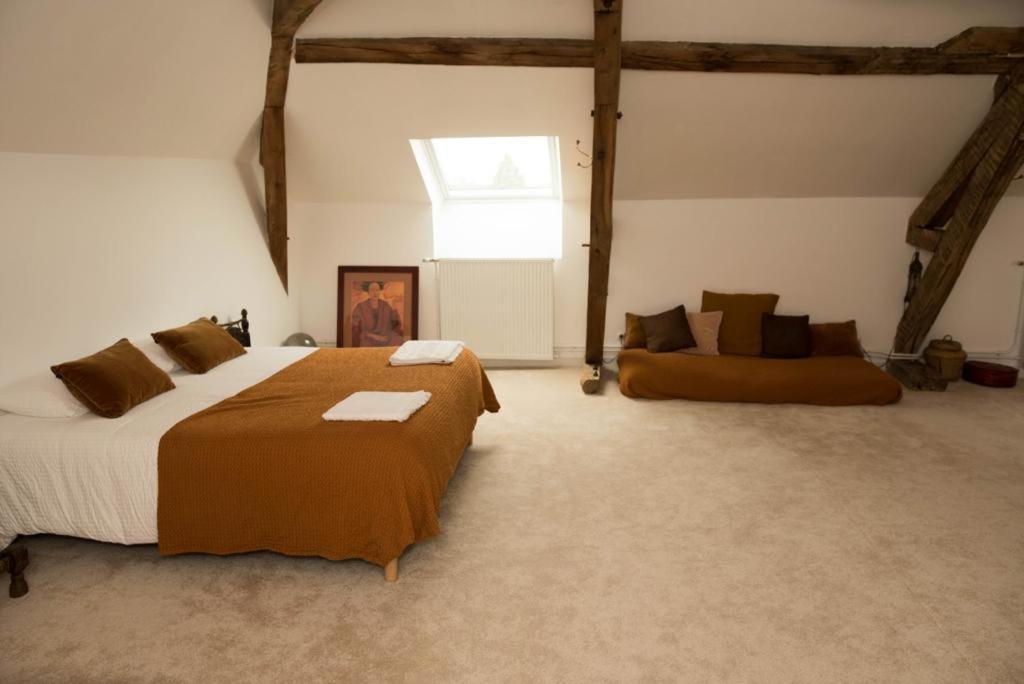 Maison D'Hotes La Doucelle Culture Et Bien-Etre Lignieres-Orgeres 外观 照片